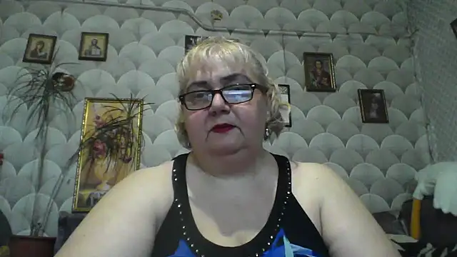 Snapshot of MarinaFarina53 chatting on 25, 5, 2026 MarinaFarina53 online show from 25, 5, 2026