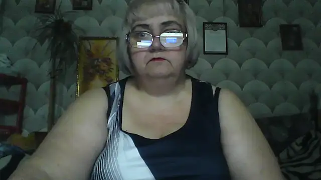 Snapshot of MarinaFarina53 chatting on 31, 5, 2026 MarinaFarina53 online show from 31, 5, 2026