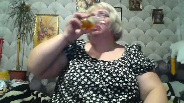 Snapshot of MarinaFarina53 chatting on 31, 5, 2026 MarinaFarina53 online show from 31, 5, 2026