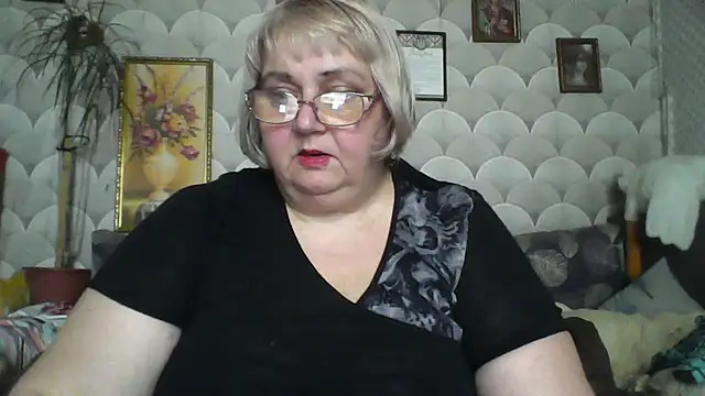Snapshot of MarinaFarina53 chatting on 3, 6, 2026 MarinaFarina53 online show from 3, 6, 2026