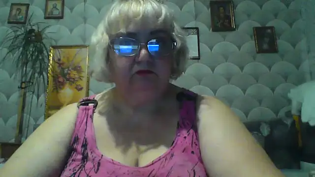 Snapshot of MarinaFarina53 chatting on 6, 6, 2026 MarinaFarina53 online show from 6, 6, 2026