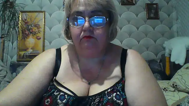 Snapshot of MarinaFarina53 chatting on 11, 6, 2026 MarinaFarina53 online show from 11, 6, 2026