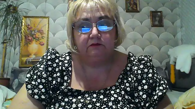 Snapshot of MarinaFarina53 chatting on 14, 6, 2026 MarinaFarina53 online show from 14, 6, 2026