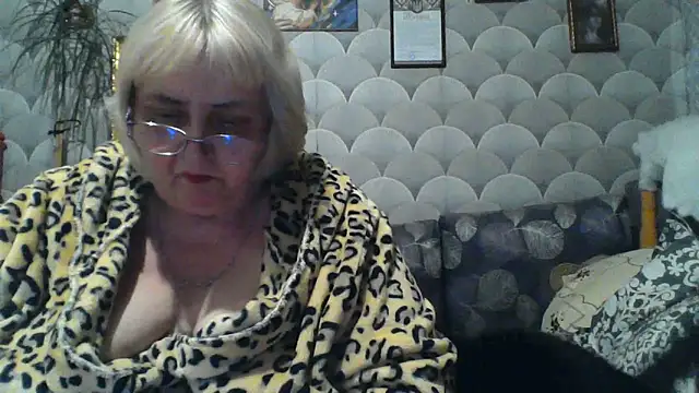 Snapshot of MarinaFarina53 chatting on 15, 6, 2026 MarinaFarina53 online show from 15, 6, 2026