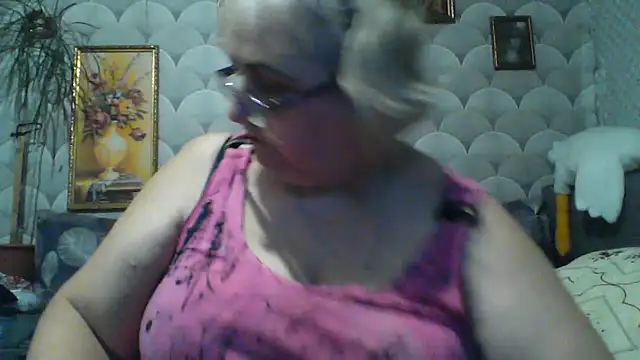 Snapshot of MarinaFarina53 chatting on 17, 6, 2026 MarinaFarina53 online show from 17, 6, 2026