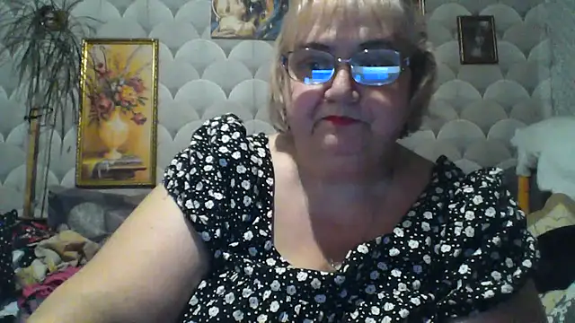 Snapshot of MarinaFarina53 chatting on 19, 6, 2026 MarinaFarina53 online show from 19, 6, 2026