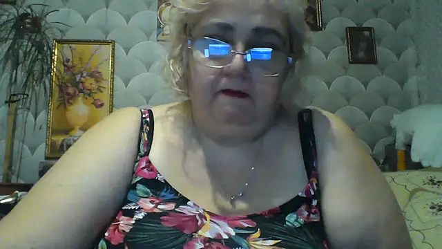 Snapshot of MarinaFarina53 chatting on 23, 6, 2026 MarinaFarina53 online show from 23, 6, 2026