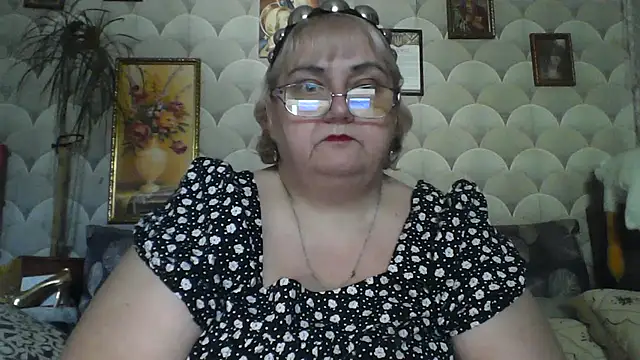 Snapshot of MarinaFarina53 chatting on 25, 6, 2026 MarinaFarina53 online show from 25, 6, 2026