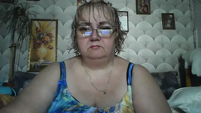 Snapshot of MarinaFarina53 chatting on 28, 6, 2026 MarinaFarina53 online show from 28, 6, 2026