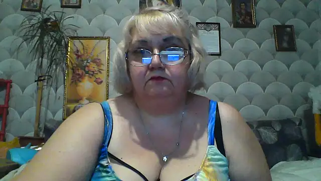 Snapshot of MarinaFarina53 chatting on 28, 6, 2026 MarinaFarina53 online show from 28, 6, 2026