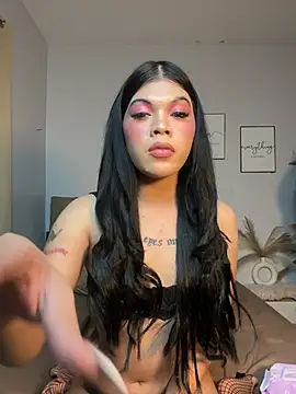 DanikaLovve online show from 10, 5, 2026