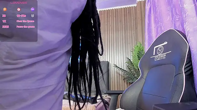 CRISTALBROKE TAY online show from 1, 6, 2026