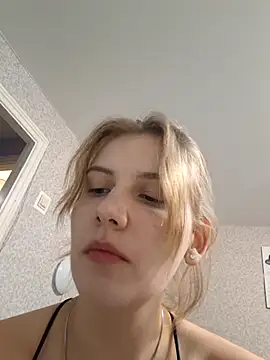 mooniekiss online show from 14, 5, 2026