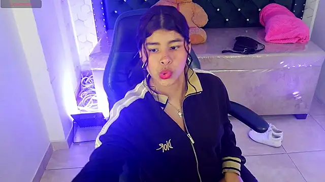 Mia kittie m online show from 9, 5, 2026