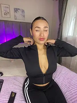 Victoria Hils online show from 29, 5, 2026