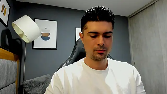 Snapshot of ZEI-001 chatting on 26, 6, 2026 ZEI-001 online show from 26, 6, 2026