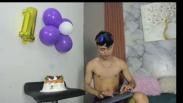 Snapshot of CAT_LOVE1 chatting on 9, 6, 2026 CAT LOVE1 online show from 9, 6, 2026