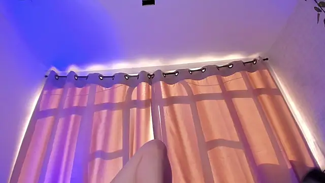 Abby Snow  online show from 15, 7, 2026