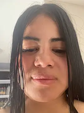 zoe martinez online show from 25, 5, 2026
