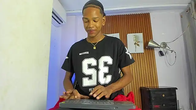 Afrowayuu online show from 24, 6, 2026