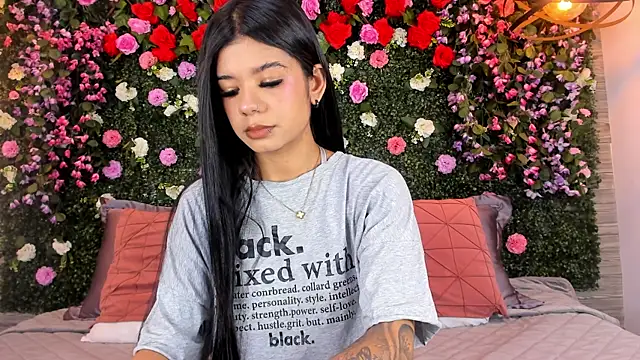 Snapshot of ViolettGracee chatting on 25, 6, 2026 ViolettGracee online show from 25, 6, 2026