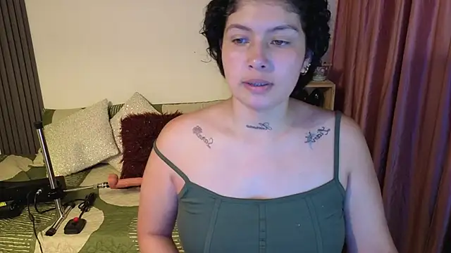 Snapshot of LadyVelvett chatting on 16, 5, 2026 LadyVelvett online show from 16, 5, 2026