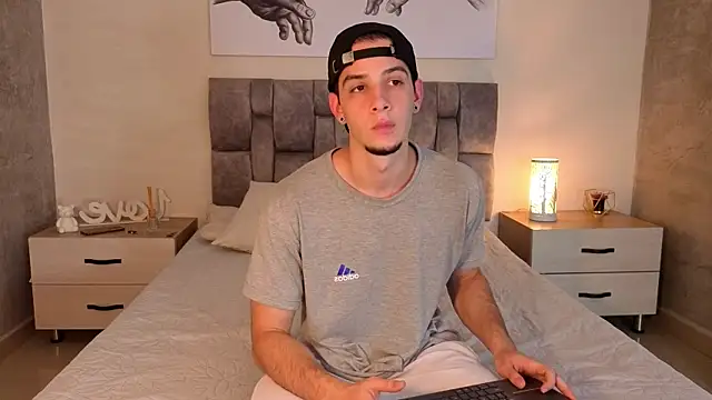 isaacblaze  online show from 22, 5, 2026