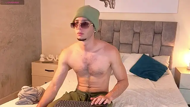 isaacblaze  online show from 23, 5, 2026