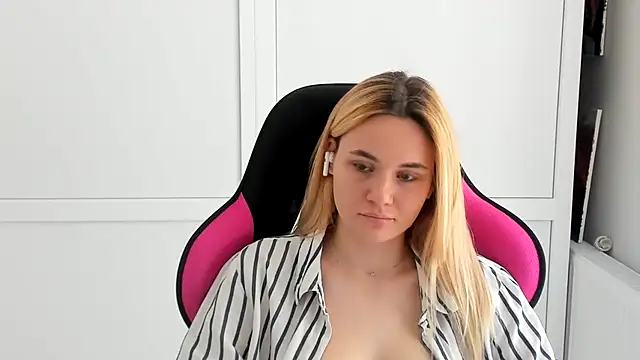 Emma starrs  online show from 9, 6, 2026