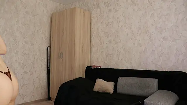 moanelysa online show from 13, 7, 2026