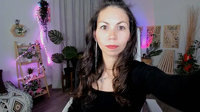 TrasyMorris online show from 1, 6, 2026