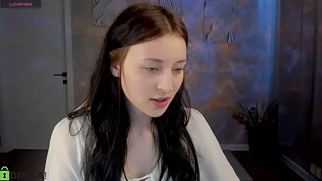 Tracey Gill online show from 7, 6, 2026