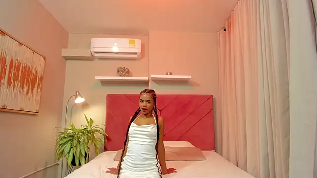 Snapshot of Mia_Velvee chatting on 20, 6, 2026 Mia Velvee online show from 20, 6, 2026