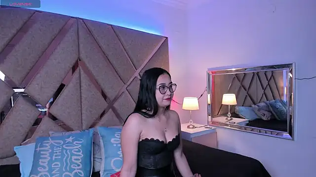 Snapshot of MiaMystic chatting on 13, 5, 2026 MiaMystic online show from 13, 5, 2026