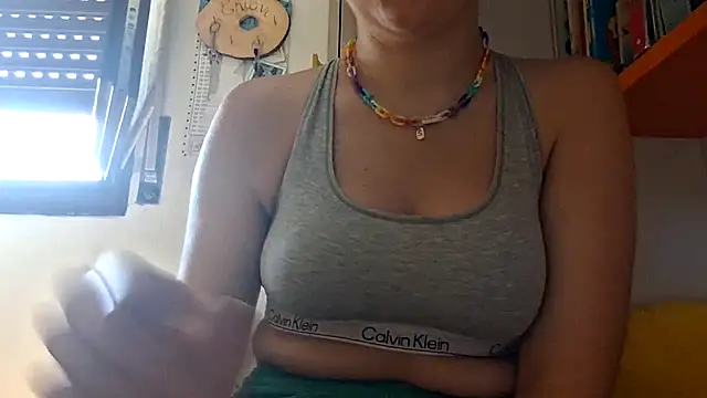 Snapshot of Foxyyy69 chatting on 6, 7, 2026 Foxyyy69 online show from 6, 7, 2026