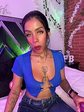 Snapshot of FiorellaBossh_ chatting on 2, 6, 2026 FiorellaBossh online show from 2, 6, 2026
