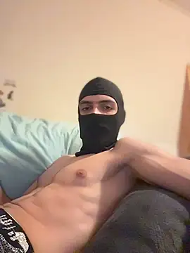 Snapshot of Z-man- chatting on 14, 5, 2026 Z-man- online show from 14, 5, 2026