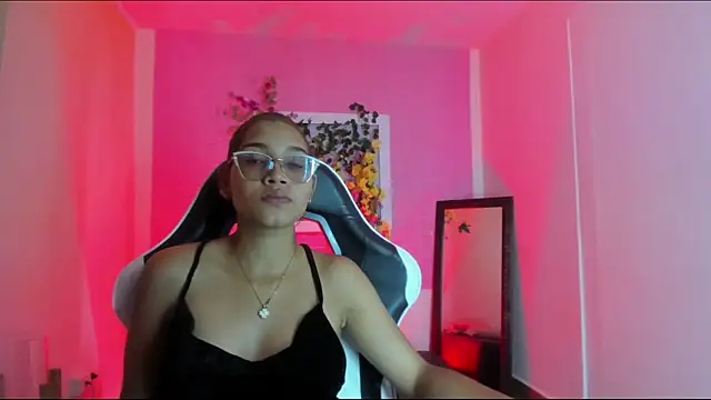 Snapshot of Scarlett_Lune chatting on 29, 5, 2026 Scarlett Lune online show from 29, 5, 2026