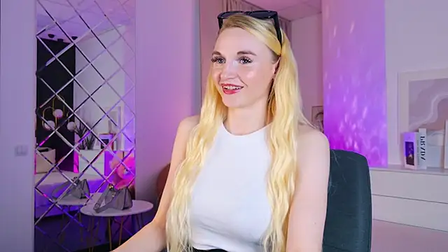 Mila  Lux online show from 29, 5, 2026