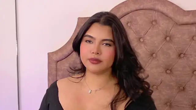 SophiaCollinss online show from 23, 5, 2026