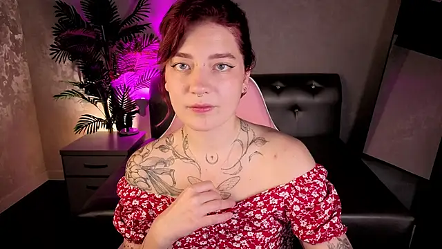 Nikki Gringer online show from 8, 6, 2026