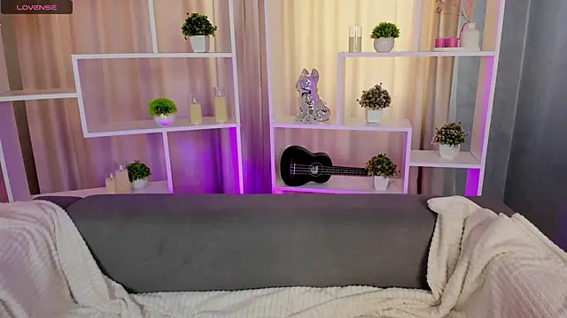 AlexaaBee online show from 19, 5, 2026