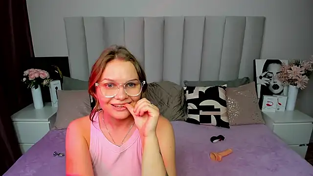 Snapshot of KattyWests chatting on 16, 6, 2026 KattyWests online show from 16, 6, 2026