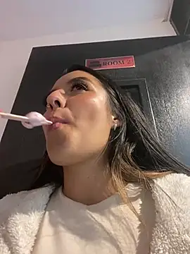 Snapshot of Megan_pink18 chatting on 23, 5, 2026 Megan pink18 online show from 23, 5, 2026