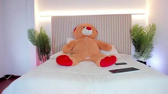 Snapshot of Milu_blossom chatting on 5, 6, 2026 Milu blossom online show from 5, 6, 2026