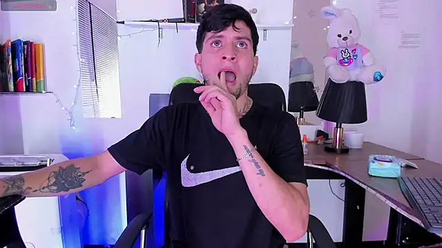 StefanoBigCock online show from 27, 5, 2026