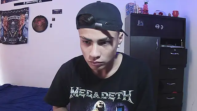 Snapshot of Fenix_hardcock chatting on 4, 6, 2026 Fenix hardcock online show from 4, 6, 2026
