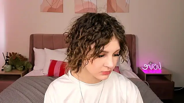 Kira  Fluffy online show from 18, 5, 2026