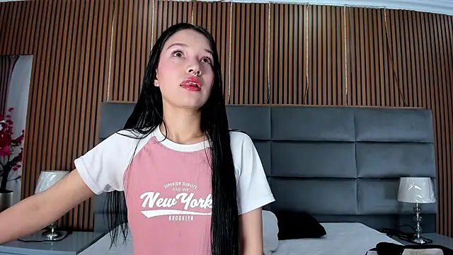 SophiieCalloway1 online show from 14, 7, 2026