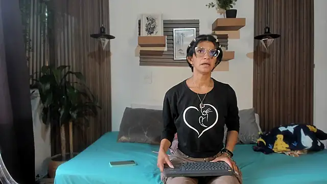Evaa campbell online show from 13, 7, 2026